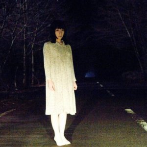 Megumi Okina in una scena dell'horror Shutter