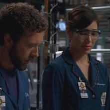 Michaela Conlin e T.J. Thyne nella serie 'Bones', nell'episodio dal titolo: Un marito perfetto