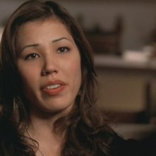 Michaela Conlin interpreta Angela nella serie 'Bones', nell'episodio dal titolo: Enigmi