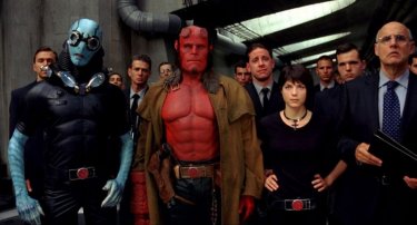 Ron Perlman e Selma Blair in una sequenza di Hellboy 2