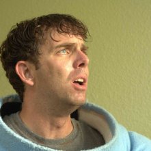 Un primo piano di Scott Prendergast dal film Kabluey