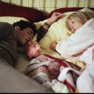 Brendan Hines e Malin Akerman in una sequenza di Io, lei e Babydog