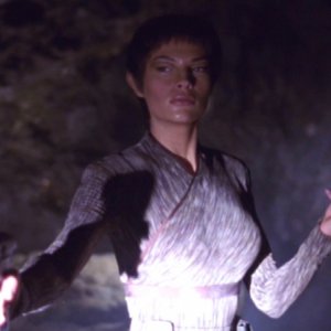 Jolene Blalock nei panni di T'Pol, l'ufficiale scientifico nella serie tv 'Enterprise', episodio: Strani, nuovi mondi