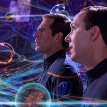 Matt Winston insieme a Scott Bakula nell'episodio 'Guerra temporale' della serie tv 'Enterprise'