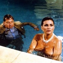 Paolo Villaggio e Serena Grandi in Roba da ricchi