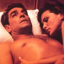 Serena Grandi in una scena di Delitto Passionale, accanto a Fabio Testi