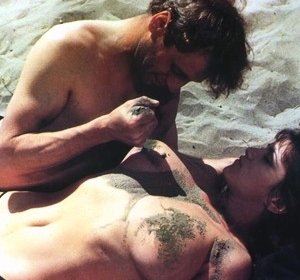 Una sexy Serena Grandi nel film Desiderando Giulia