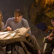 Anita Briem, Brendan Fraser e Josh Hutcherson in una sequenza del film Journey to the Center of the Earth 3D