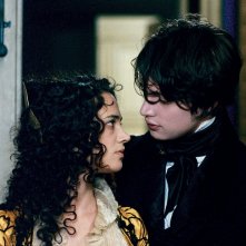 Asia Argento e Fu'ad Ait Aattou in una scena di Une vieille maitresse