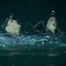 Brendan Fraser e Josh Hutcherson in una scena dell'avventuroso Journey to the Center of the Earth 3D