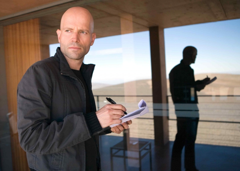 Il regista Marc Forster sul set di Quantum of Solace