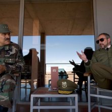 Joaquin Cosio e Fernando Guillén Cuervo in una sequenza del film Quantum of Solace