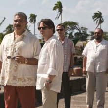 Joaquin Cosio, Mathieu Amalric, Anatole Taubman e Jesus Ochoa in una sequenza del film Quantum of Solace