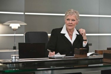 Judi Dench in una sequenza del film Quantum of Solace