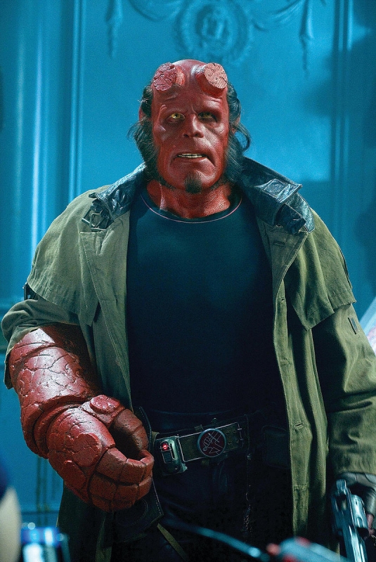 Ron Perlman Nei Panni Di Hellboy In Una Sequenza Del Film Hellboy 2 81396