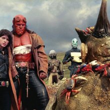 Selma Blair e Ron Perlman (Hellboy) in una sequenza di Hellboy 2