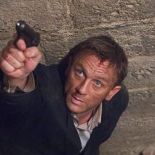 Un primo piano di Daniel Craig nei panni di 007 in Quantum of Solace
