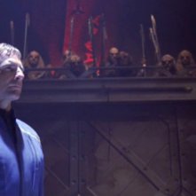 Archer, interpretato da Scott Bakula, affronta un tribunale klingon nella serie 'Enterprise', episodio: Il processo