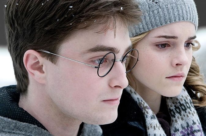 Daniel Radcliffe ed Emma Watson in una scena di Harry Potter e il Principe Mezzosangue