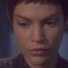 Jolene Blalock è il primo ufficiale T'Pol nella serie tv 'Enterprise', episodio: La sindrome