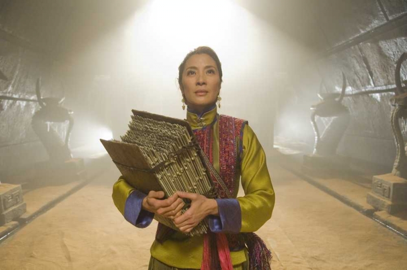 Michelle Yeoh in una sequenza di La mummia 3