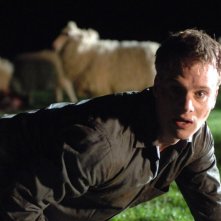 Nathan Meister in una sequenza di Black Sheep