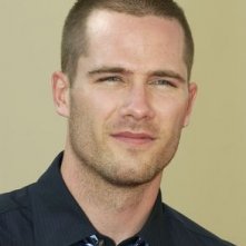 Luke MacFarlane