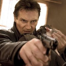 Liam Neeson in una scena del film Io vi troverò
