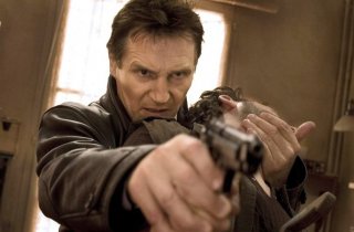 Liam Neeson in una scena del film Io vi troverò