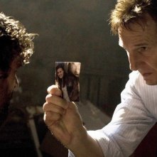 Liam Neeson in una sequenza del film Io vi troverò