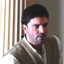 Lorenzo Flaherty in una scena de Il mistero del lago
