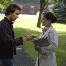 Sam Rockwell e Kelly Macdonald in una sequenza del film Soffocare