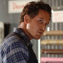 Cole Hauser in una scena di The Stone Angel