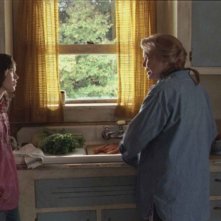 Ellen Page ed Ellen Burstyn in una scena di The Stone Angel
