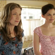 Branka Katic e Ginnifer Goodwin in una scena di Big Love