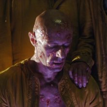 Lambert Wilson in una scena del film Dante 01 diretto da Marc Caro