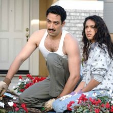 Peter Macdissi e Summer Bishil in una sequenza di Towelhead