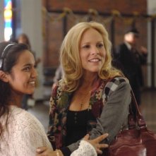 Summer Bishil e Maria Bello in una scena di Towelhead