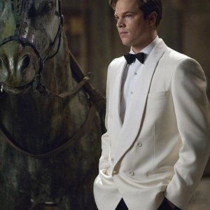 Luke Ford in una sequenza del film La mummia 3