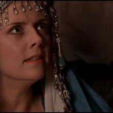 Amanda Tapping nel ruolo di Samantha Carter nella serie tv Stargate SG-1, episodio: Emancipazione