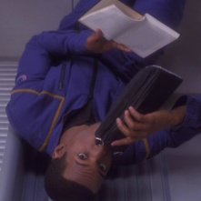 Anthony Montgomery interpreta il timoniere dell'Enterprise nell'episodio 'La Horizon'