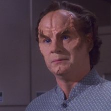 John Billingsley interpreta il Dottor Phlox nella serie tv Enteprise, episodio: Il recupero
