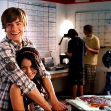 Zac Efron e Vanessa Anne Hudgens in una sequenza del film High School Musical 3: Senior Year