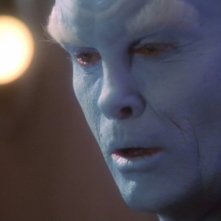 Jeffrey Combs nel ruolo del Comandante Shran, un Andoriano alleato dei Terrestri nella serie tv Enterprise, episodio: Il test.
