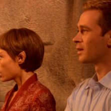 T'Pol, interpretata da Jolene Blalock, informa Trip, interpretato da Connor Trinneer, che sta per sposarsi nell'episodio 'Ritorno a casa' della serie tv Enterprise
