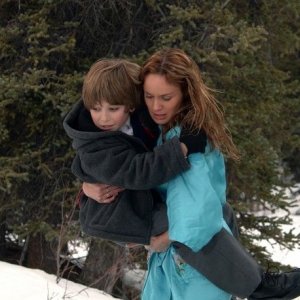 Blake Woodruff e Sarah Wayne Callies in una scena del film Whisper - Il respiro del diavolo