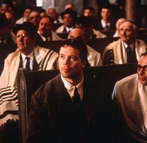 Jouko Ahola in una sequenza del film Invincibile