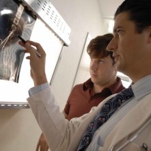 Ken Marino in una scena di The Ten