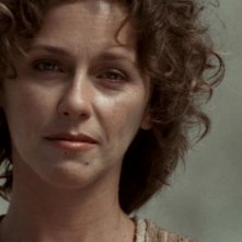 Michele Greene nel ruolo di Laira, la donna che si prende cura di Jack O'Neill nell'episodio 'Cento giorni' della serie Stargate SG-1