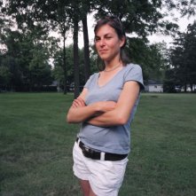 La regista Nanette Burstein sul set del documentario American Teen